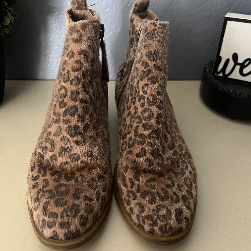 Very G Twinkle 2 Leopard Print‎ Fuzzy Faux Fur Ankle Booties